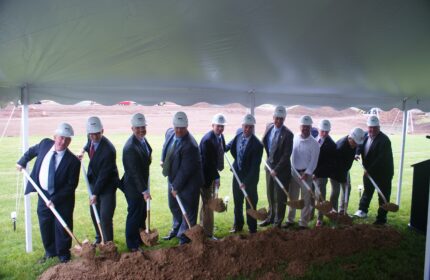 Gulfstream Aerospace Breaks Ground on New Service Center